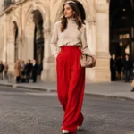 Celana Merah Jadi Tren Fashion 2026